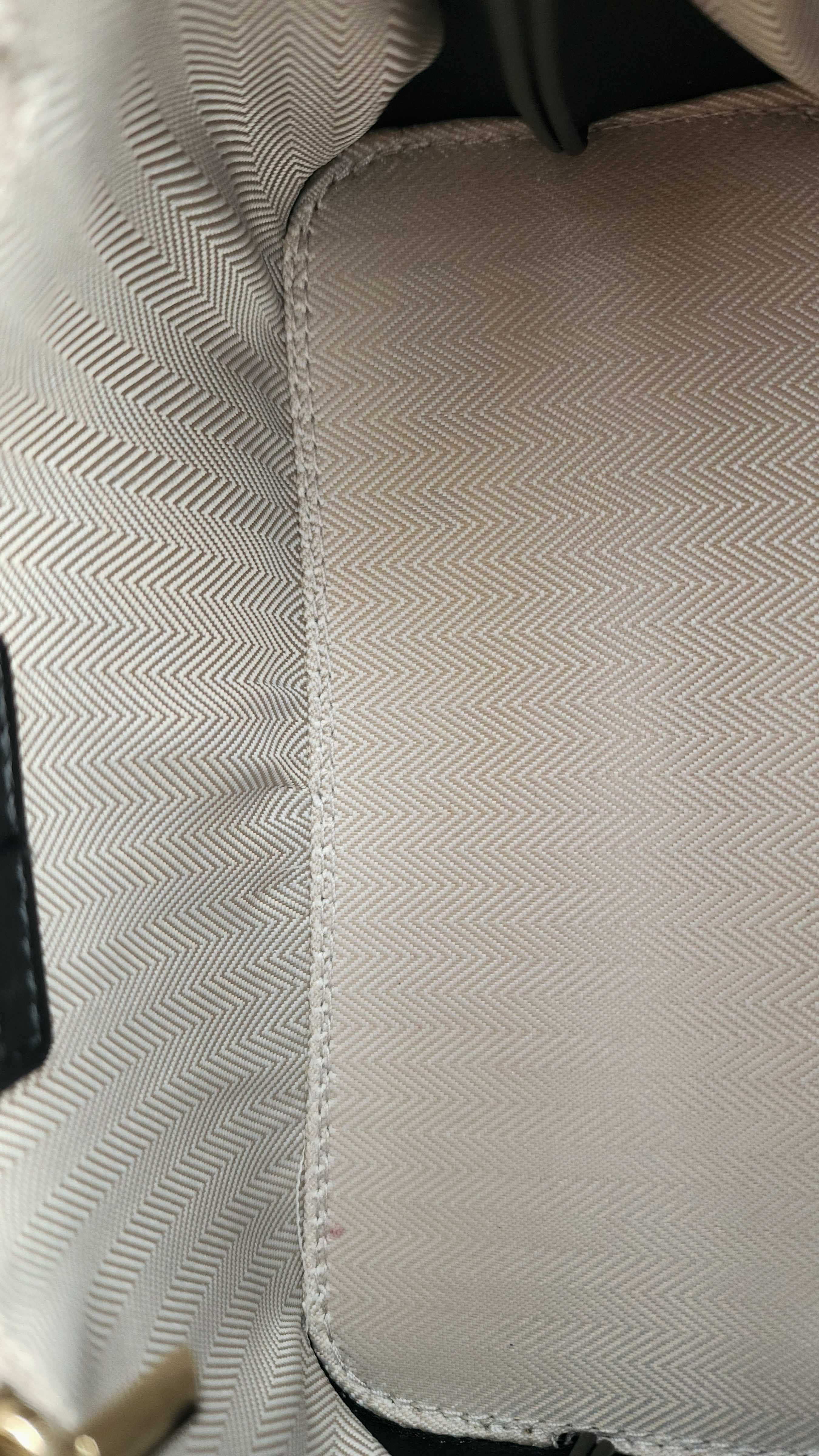 Eme&treinta Handbag with Shoulder Strap — view 10